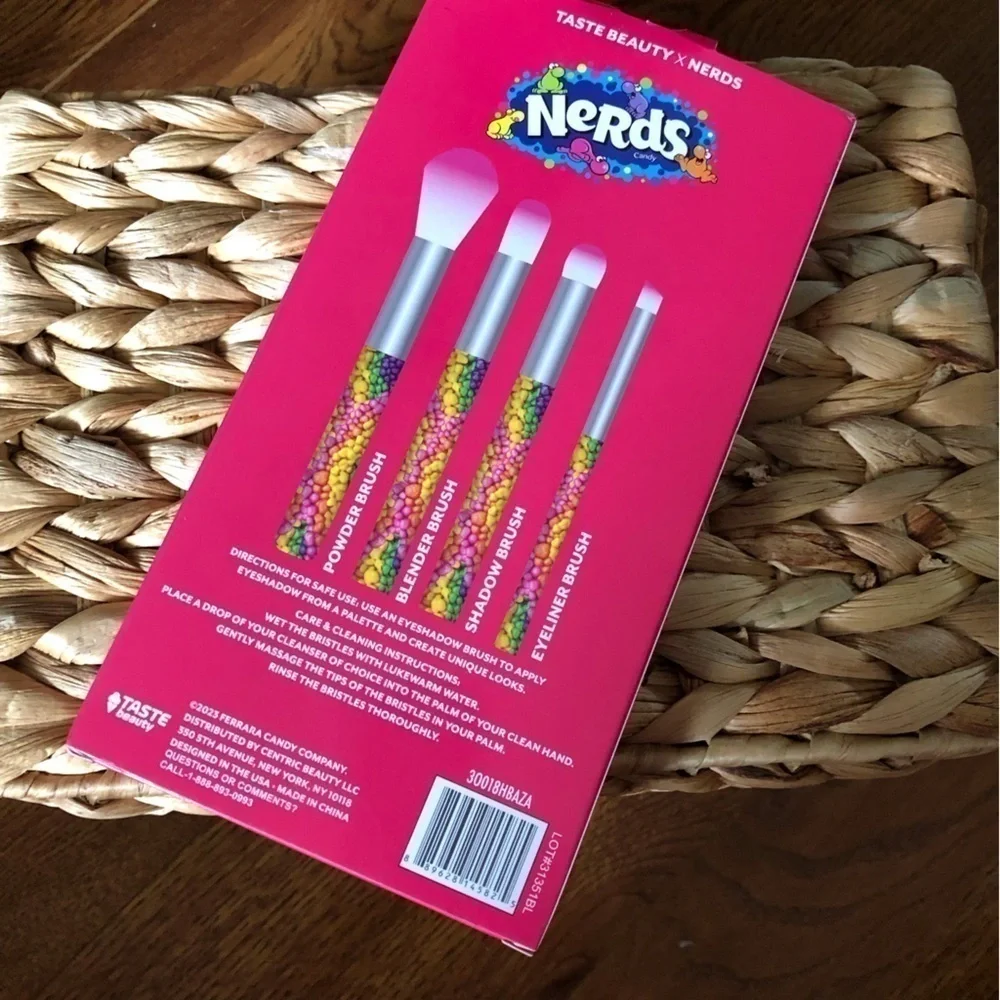Taste Beauty x Nerds Cosmetic Brush Set